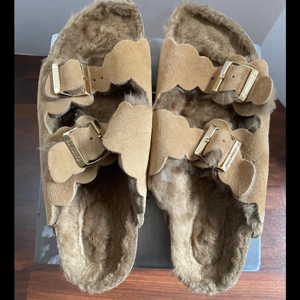 Genuins Faux Fur Suede Embossed Adjustable Buckle